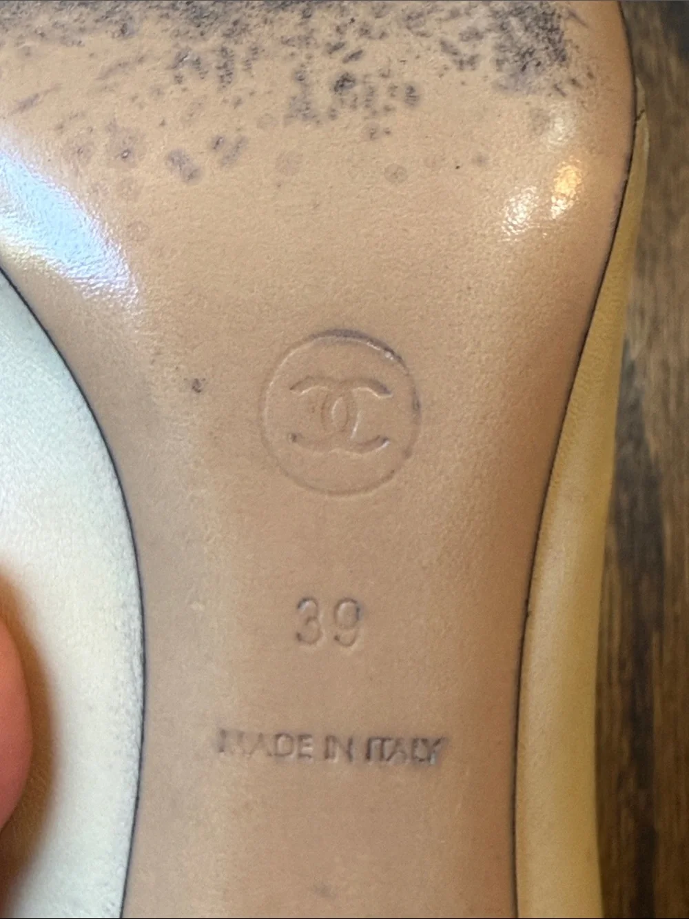 CHANEL Beige and Black Quilted Cap-Toe Bow Pumps size 39